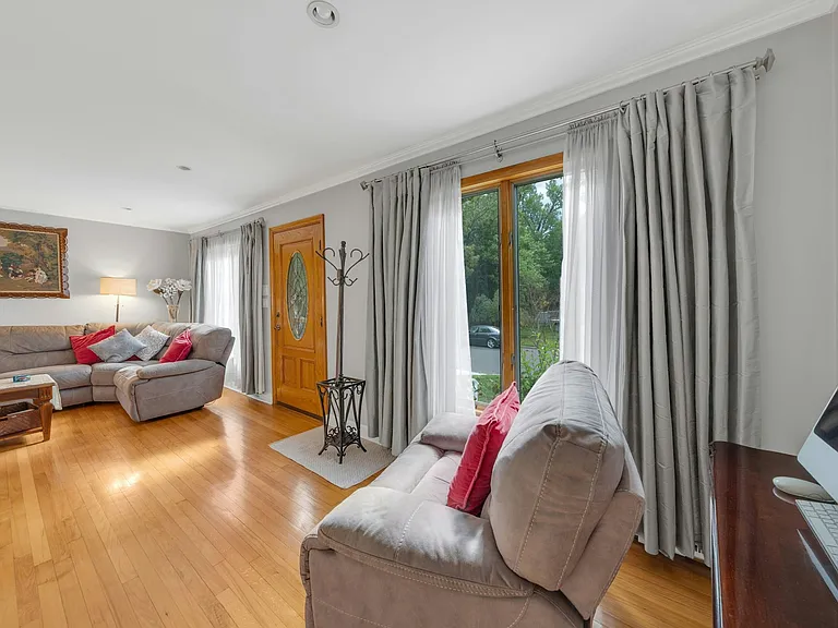 24 Cambridge Rd — Photo 7