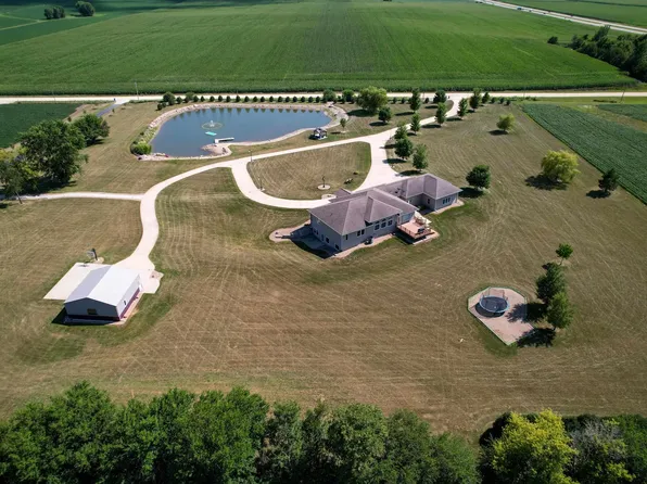 201 E Gresham Rd, Waterloo, IA 50703