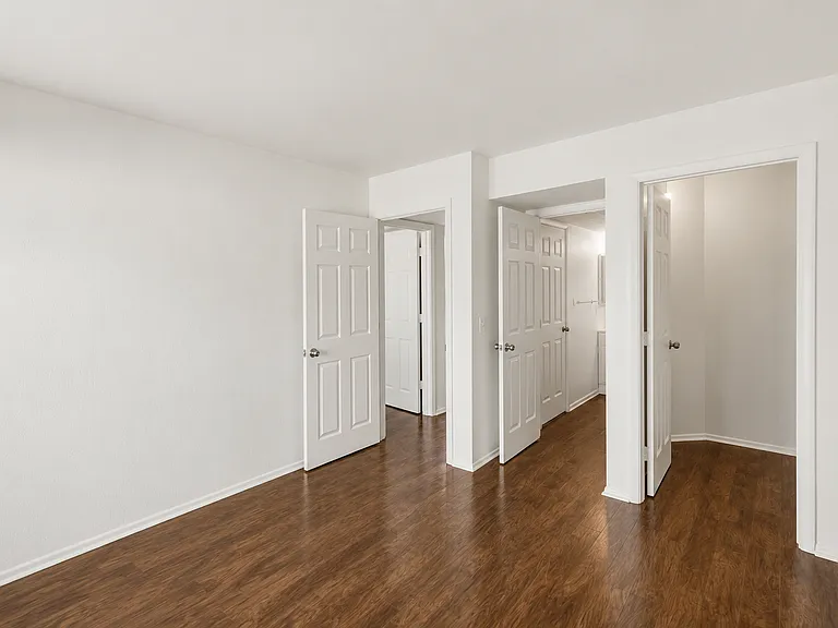 45 N Phyllis #109 — Photo 11