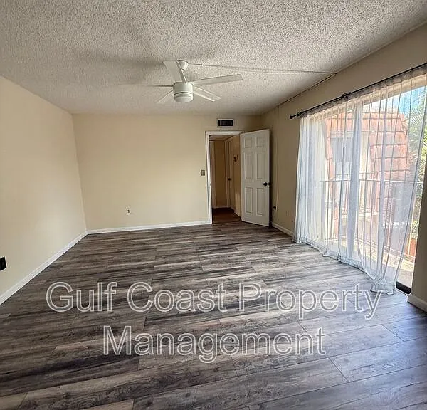 5249 Cedarbend Dr #1 — Photo 21