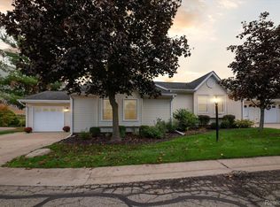 1396 Shire Ct, Howell, MI 48843