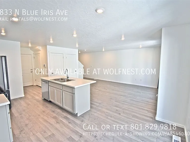 1833 N Blue Iris Ave — Photo 6