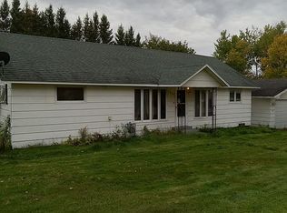1409 W Monroe St, Iron River, MI 49935