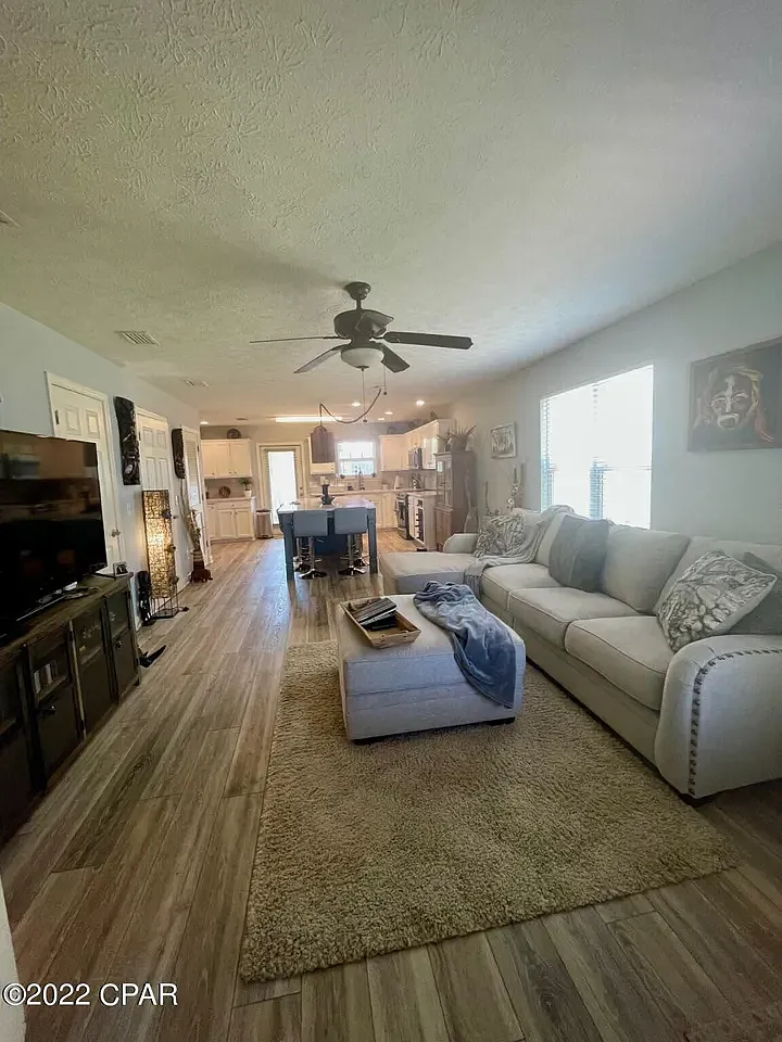 2 bed, 1152 sqft, $2,100 — Photo 2