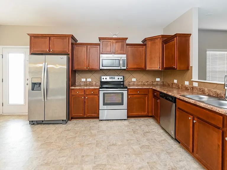 3343 Saddlebrook Dr — Photo 10