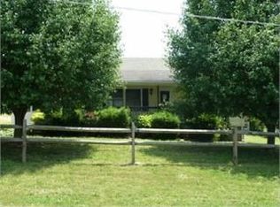 135 3rd St, Rockwood, TN 37854