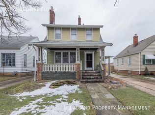 5902 Brownfield Dr, Parma, OH 44129