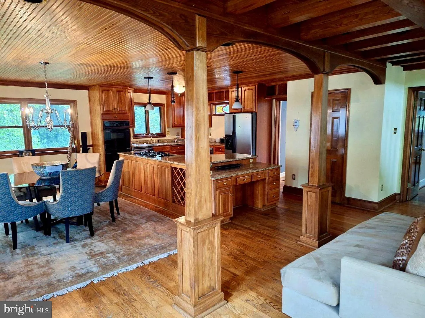 4 bed, 3.5 bath, 3810 sqft, $3,800 — Photo 4