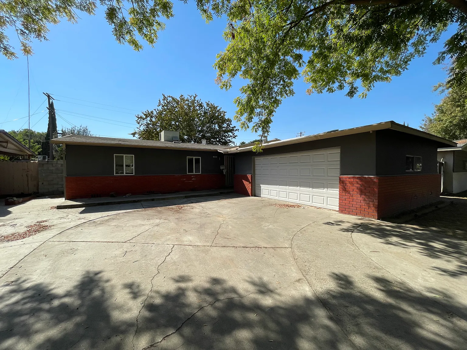 3 bed, 1220 sqft, $2,000 — Photo 2