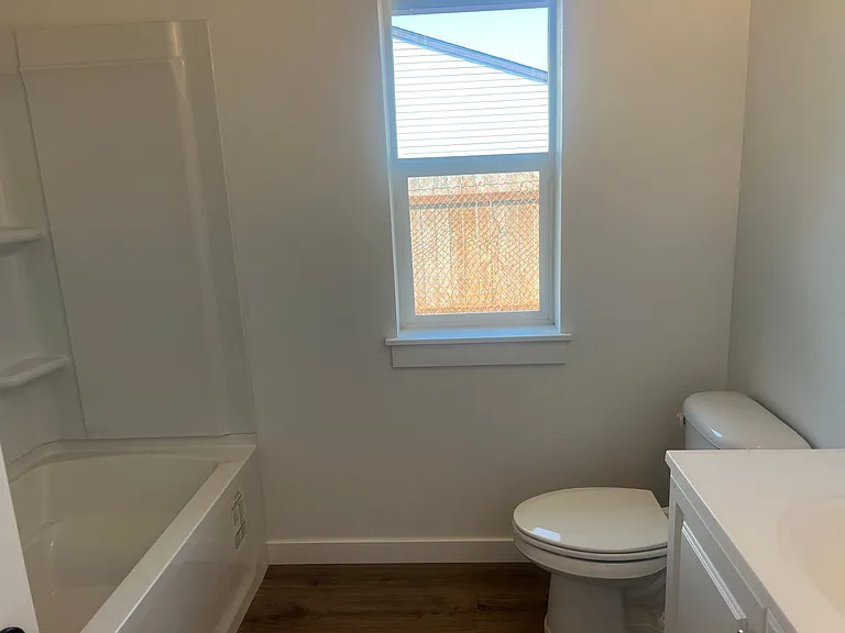 724 SE 135th Ct — Photo 12