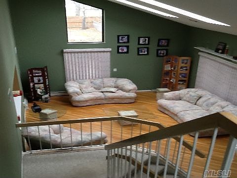 2nd image of 12 Martha Ln