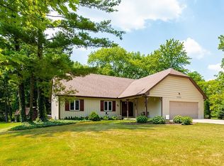 2S166 Burning Trl, Wheaton, IL 60189