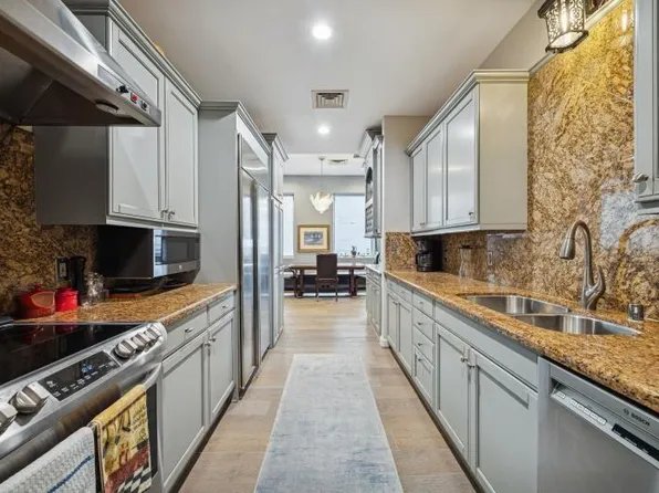 914 Main St Unit 1204, Houston, TX 77002