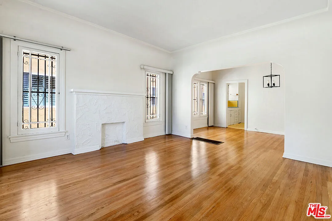 2 bed, 1.0 bath, 1206 sqft, $2,800 — Photo 2