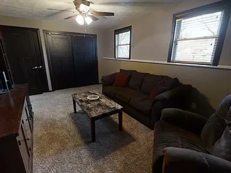 4516 S Highland Ave — Photo 12