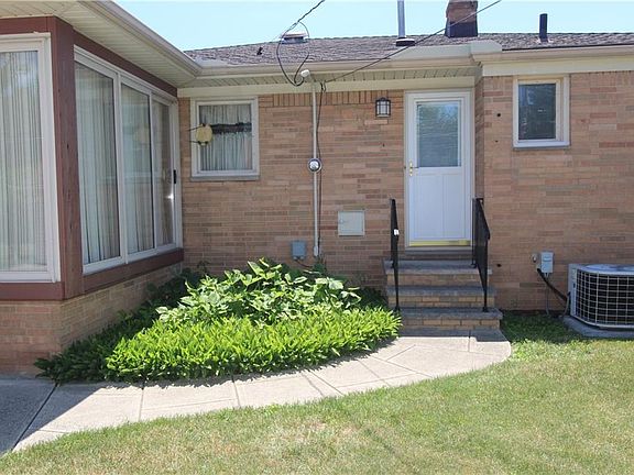 2nd image of 1108 Englewood Dr
