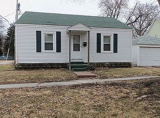 412 W 3rd St, Centralia, IL 62801