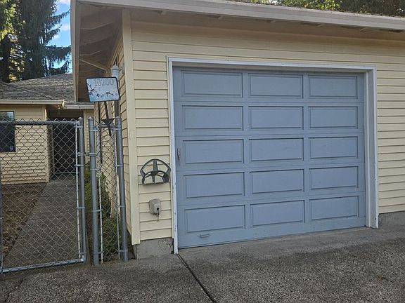 2nd image of 10200-10202 SW Crystal St #0