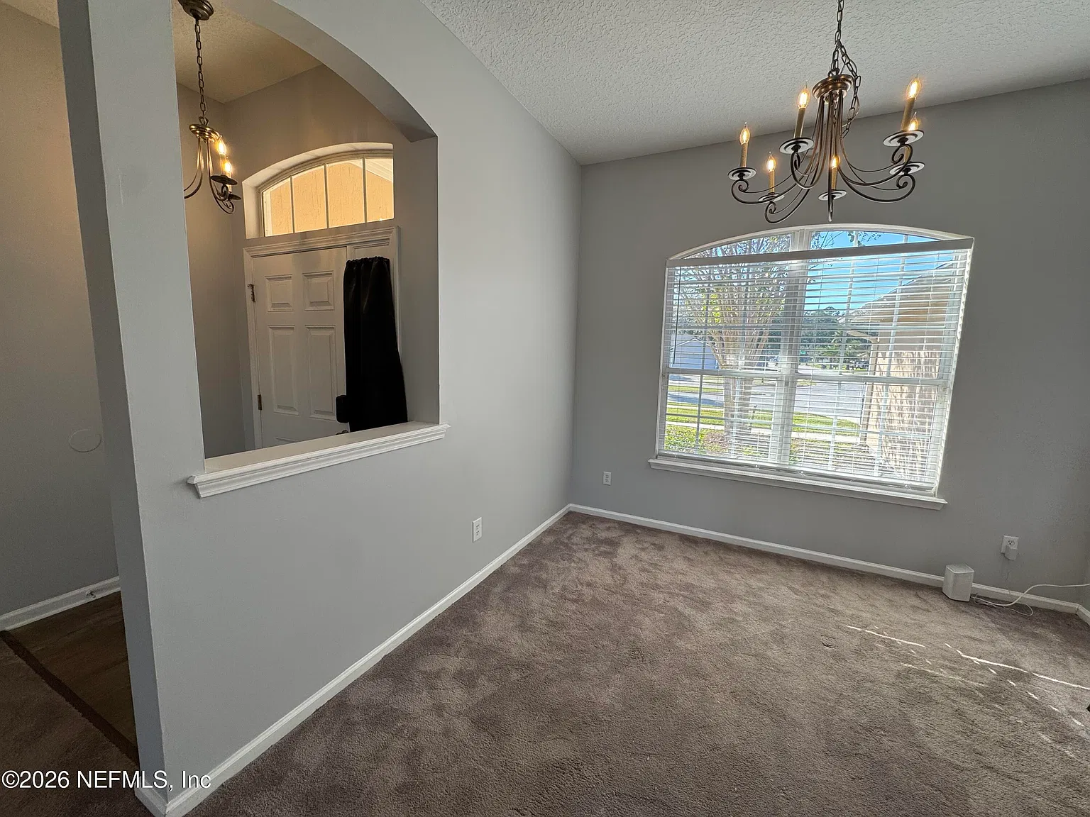 3 bed, 2.0 bath, 1583 sqft, $1,935 — Photo 4