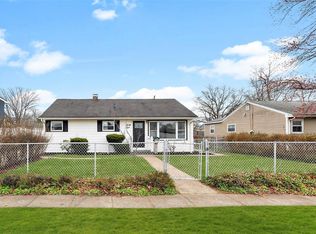 44 Somerset Rd E, Amityville, NY 11701