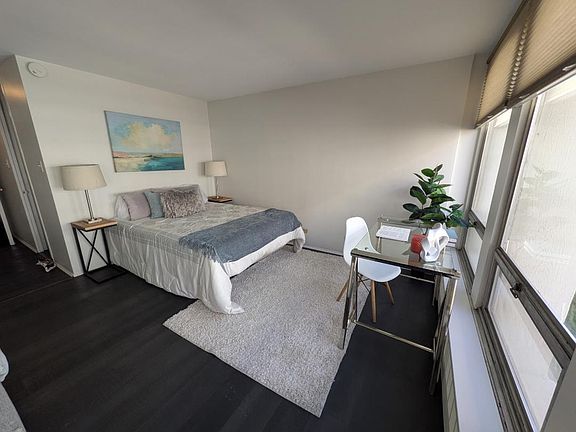 3rd image of 1400 E 55th Pl APT 509S