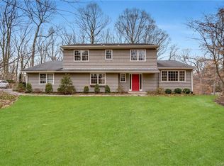 20 Surrey Ln, Ossining, NY 10562