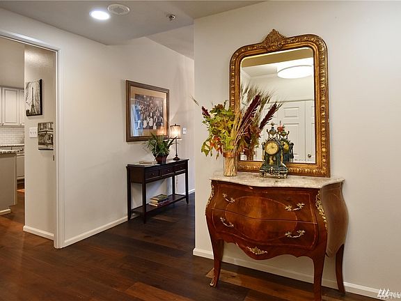 2nd image of 177 107th Ave NE APT 1101