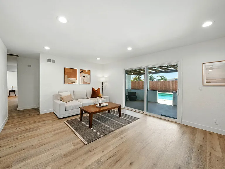 1472 Loma Ln — Photo 15