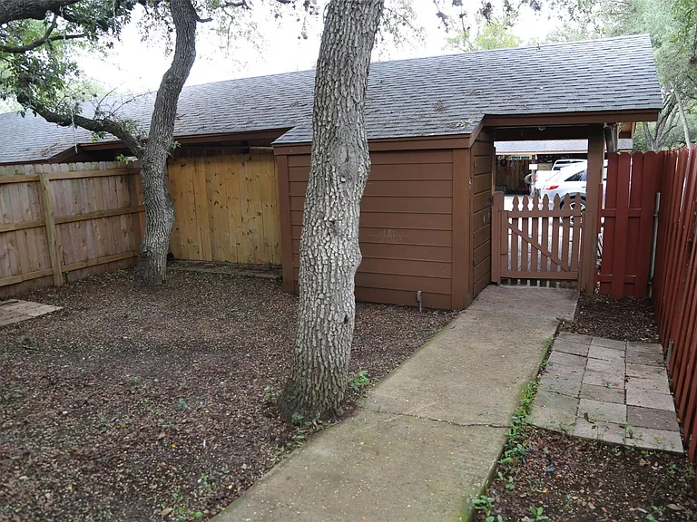 4 Deerfield Dr #D — Photo 14