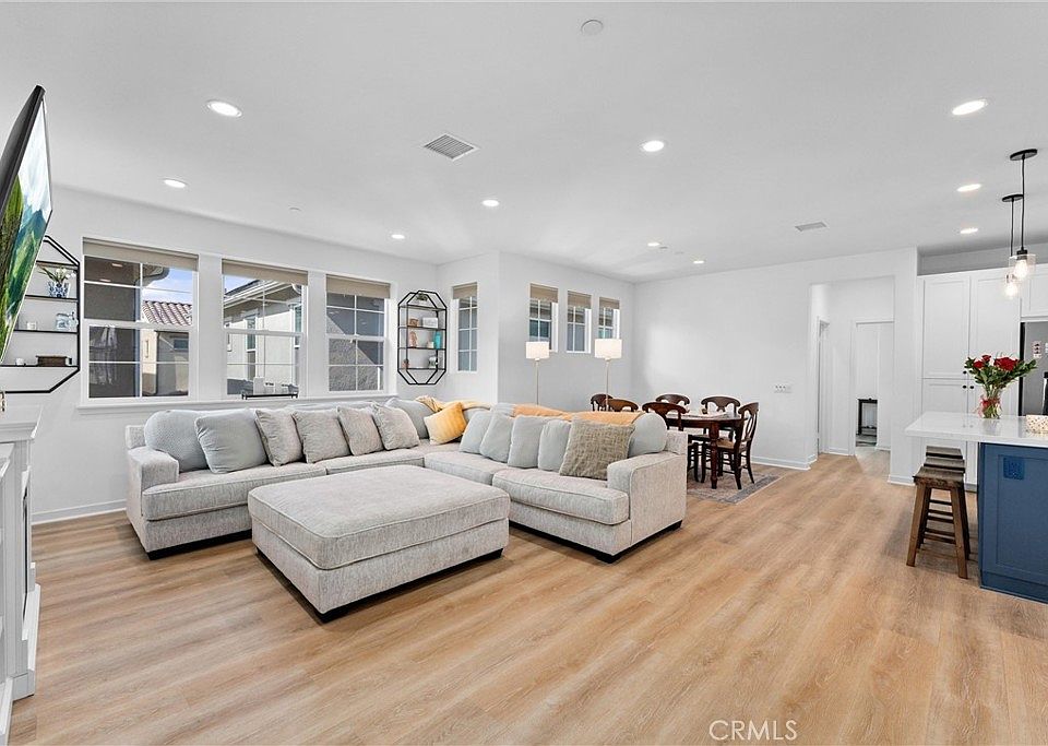 1st image of 7462 Desert Holly St