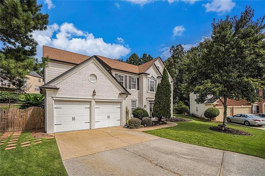 4 bed, 2.5 bath, 2980 sqft, $3,395 — Photo 2