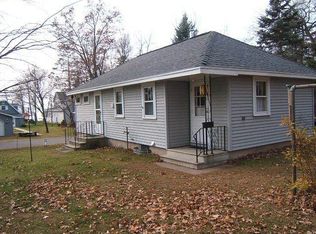 W5816 Sunset Cir, Shawano, WI 54166