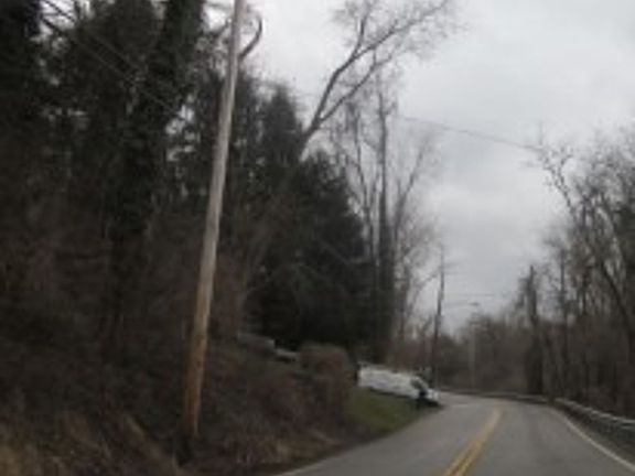 Exterior Neighborhood (street photo)