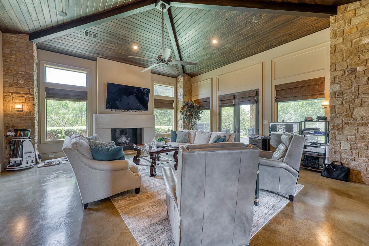 3 bed, 2.5 bath, 2662 sqft, $4,500 — Photo 3