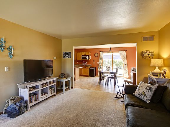 5th image of 1147 Dresser Ave