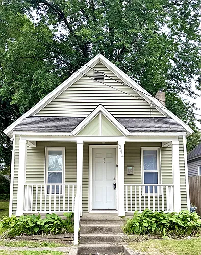 244 Matilda St NE Photo 1