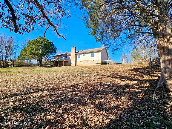 3rd image of 1036 Artella Dr