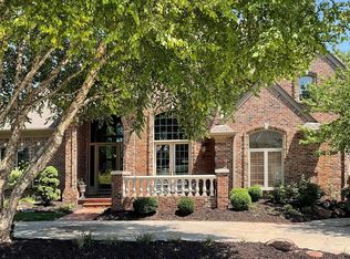 704 Bailey Dr, Papillion, NE 68046