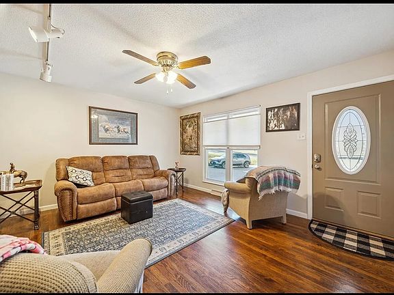 3rd image of 2308 Valley Park Rd