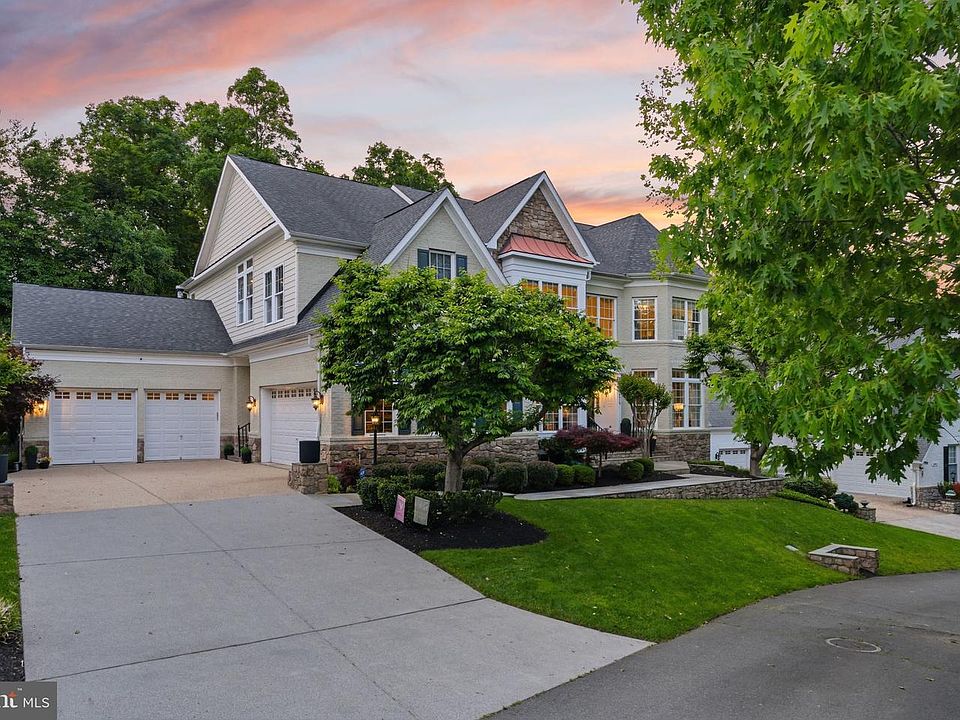 1st image of 18919 Canoe Landing Ct