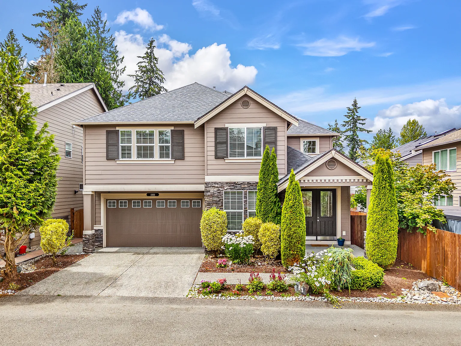 5 bed, 3.5 bath, 3453 sqft, $4,650 — Photo 1