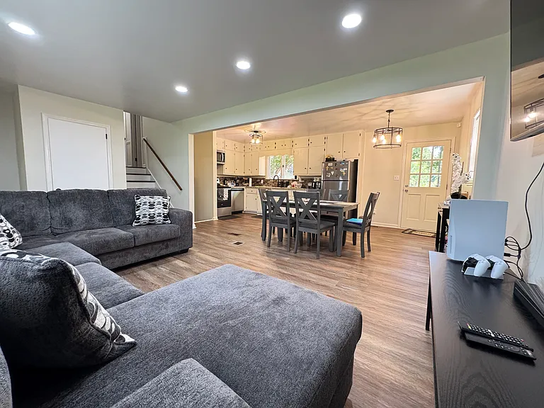 2323 Applewood Dr — Photo 8