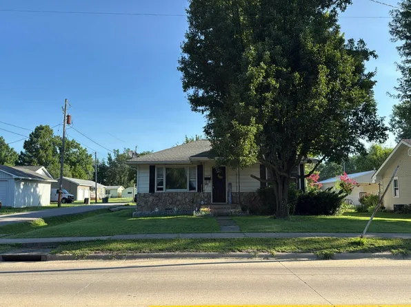 1002 W Boulevard St, Marion, IL 62959