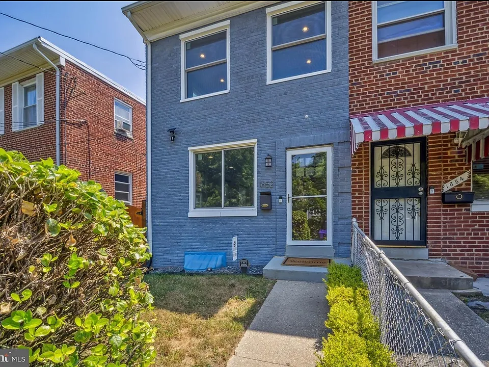 1652 Fort Dupont St SE