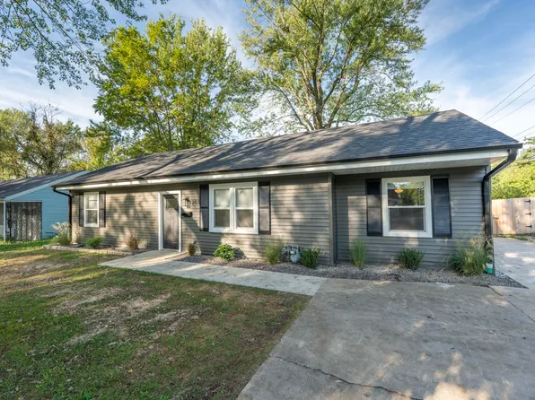1203 S Willow Lane, Springfield, MO 65804