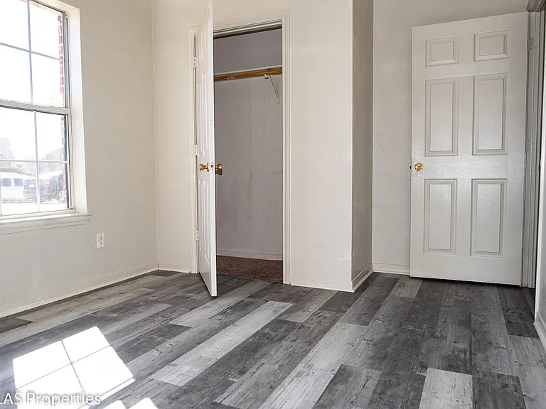 2913 Cantabrian Dr #B — Photo 5