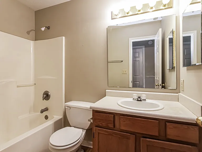 5384 Lakeside Manor Dr — Photo 23