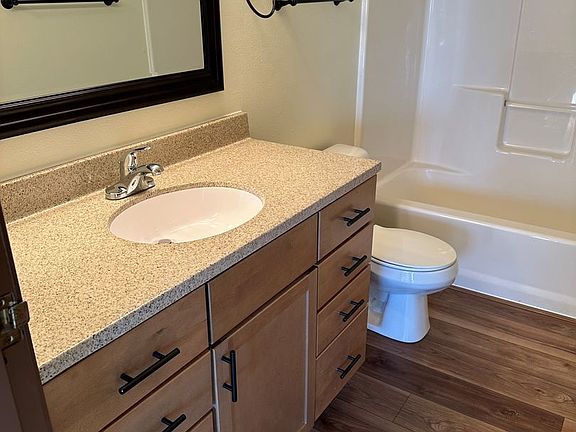 5th image of 2531-2557 W Waukau Ave #11-2541