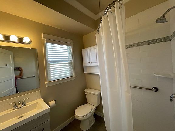 3rd image of 4171 Georgia St