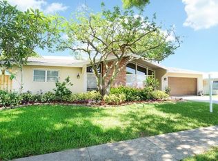 28 Burning Tree Ln, Boca Raton, FL 33431